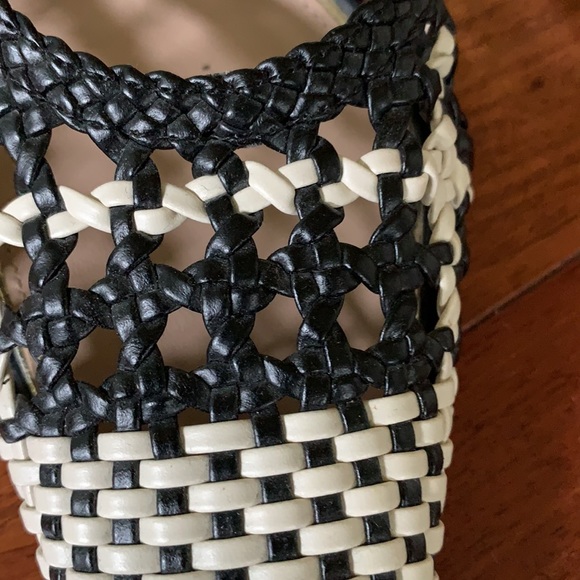 Zara black and white weaved shoes size 38 - Picture 6 of 6